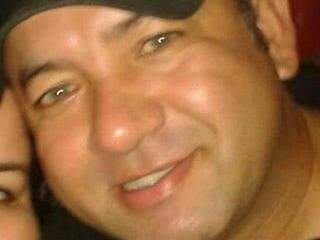 Humberto de Souza Junior, de 37 anos, desapareceu na madrugada desta sexta-feira (02), quando voltava do trabalho como motorista do aplicativo Uber. (Foto: Reprodução/ Facebook)