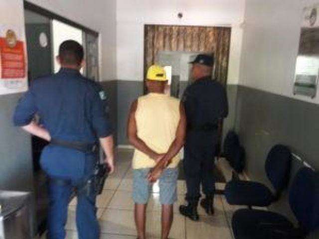 Idoso condenado a 11 anos por estupro de crian&ccedil;a no PR &eacute; preso em MS