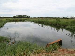Lagoa onde o Hiago se afogou na tarde da última terça-feira (Foto: Marcos Ermínio) 