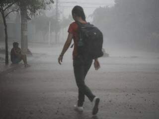 Nova Lima, na quarta-feira, 26, dia da maior chuva em Campo Grande no mês de outubro (Foto: Marcos Ermínio)