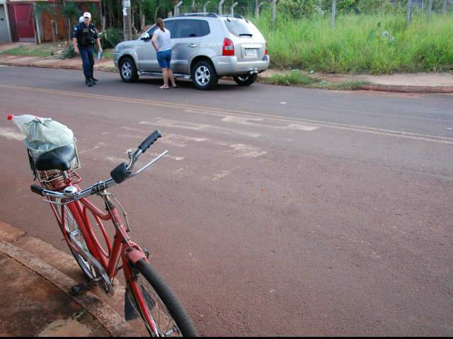  Idoso fica gravemente ferido ap&oacute;s ser atropelado por carro no Universit&aacute;rio