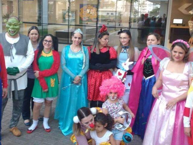 Personagens amenizam dor de quem vai passar Dia dos Pais em hospital