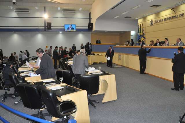 Vereadores ter&atilde;o limite de tr&ecirc;s emendas no or&ccedil;amento de 2015