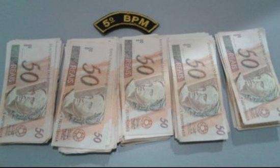 Pol&iacute;cia apreende R$ 8 mil em notas faltas de R$ 50 na MS-436
