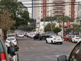 Na Rua Bahia, obra de recapeamento e corredor para ônibus já foi licitada (Foto: Henrique Kawaminami)