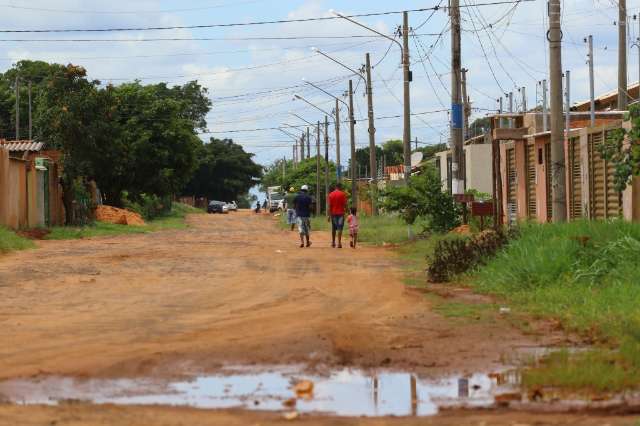 Nos bairros com maior &iacute;ndice de mosquito da dengue, lixo explica tudo