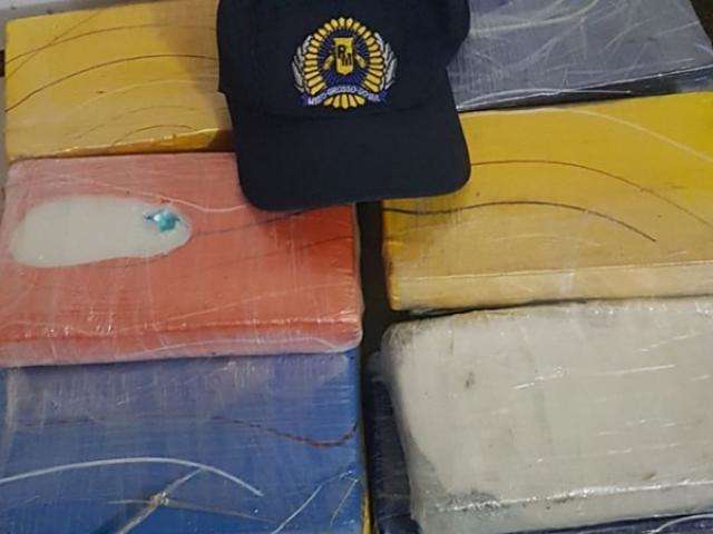 Boliviano &eacute; preso com 17,3 quilos de coca&iacute;na em posto da BR-262
