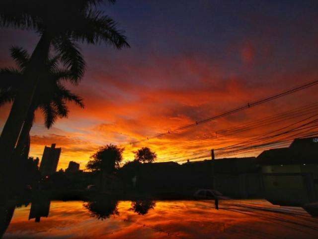 Dia ter&aacute; chuvas, trovoadas e calor na Capital; m&aacute;xima chega a 34&ordm;C