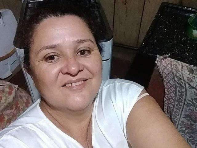 Mulher &eacute; morta com tiro no rosto durante discuss&atilde;o com o marido 