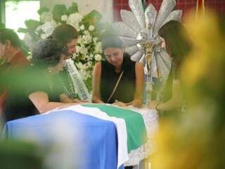 Família se despede e políticos relembram trajetória de Wilson Família se despede e políticos relembram trajetória de Wilson