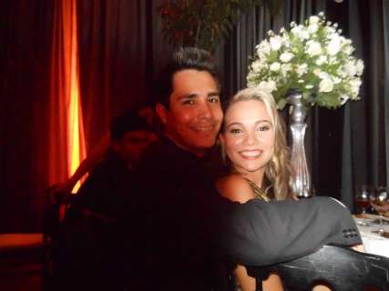 Advogado pede namorada em casamento durante voo de Cuiabá a Campo Grande