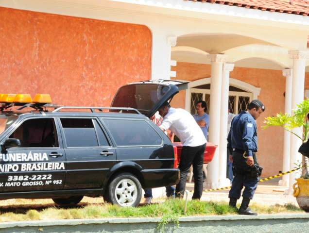  Pol&iacute;cia suspeita que advogado achado morto foi v&iacute;tima de execu&ccedil;&atilde;o
