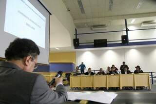 Secretário de Administração e interino na Educação presta depoimento à CPI (Foto: Marcos Ermínio)