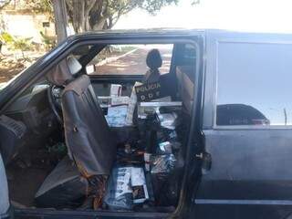 O condutor do veículo, um homem de 35 anos de idade, disse
que comprou os cigarros no Paraguai e pretendia vendê-los em Dourados (Foto: Divulgação/DOF)