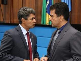 Deputados Rinaldo Modesto (PSDB) e Marçal Filho (PSDB), durante sessão (Foto: Assessoria/ALMS)