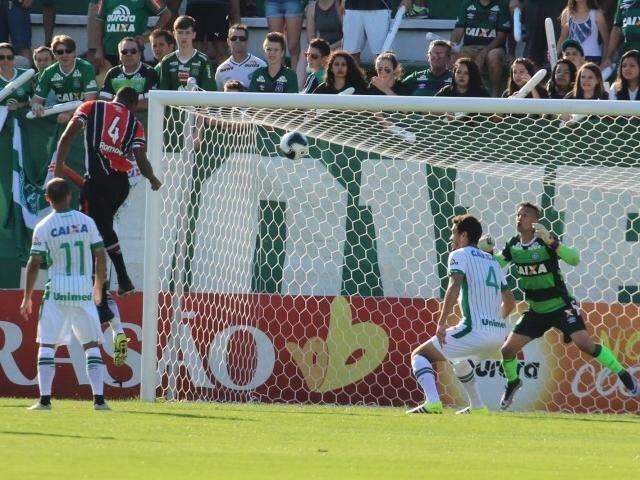 Joinville chega ao MS com for&ccedil;a m&aacute;xima e treina no Dourad&atilde;o