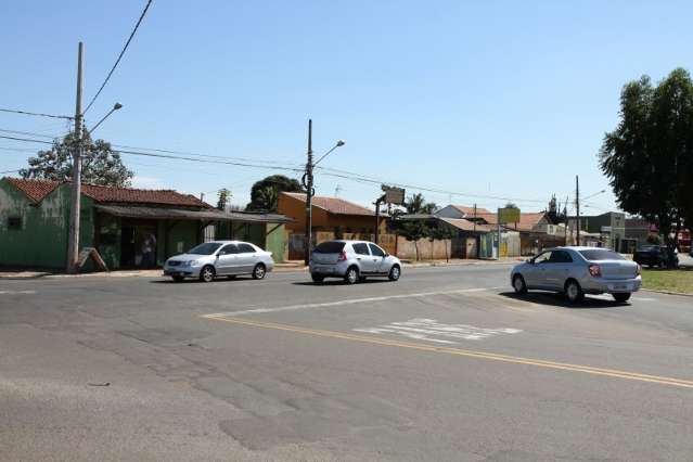 Moradores reclamam de acidentes e amea&ccedil;am fechar Avenida Presidente Vargas