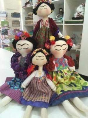 Refer&ecirc;ncia nas Artes, Frida Kahlo continua moda, de estampa a boneca