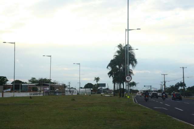 Sexta-feira amanhece com garoa e deve chover durante o dia