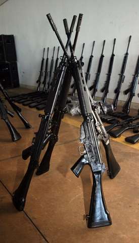 Marinha doa cem fuzis que ser&atilde;o usados pela Pol&iacute;cia Militar
