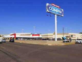 Um dos mais fortes supermercados do Estado, Comper faturou R$ 1,7 milhão no ano passado. (Foto: Studio Gilson Barbosa)