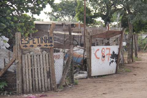 Transferência de moradores continua, mas 357 famílias ainda vivem em favela 