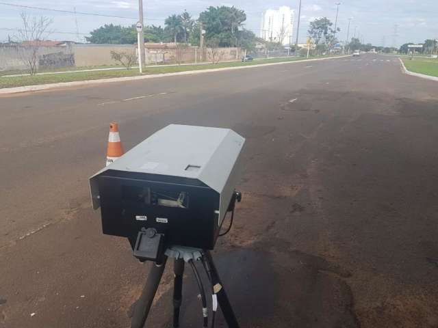 Em quatro horas 100 condutores s&atilde;o flagrados acima da velocidade 