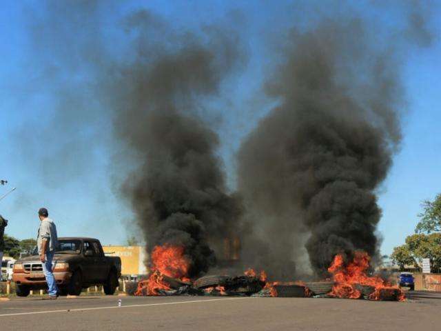 Protestos bloqueiam sete pontos de rodovias em MS, cinco na BR-163