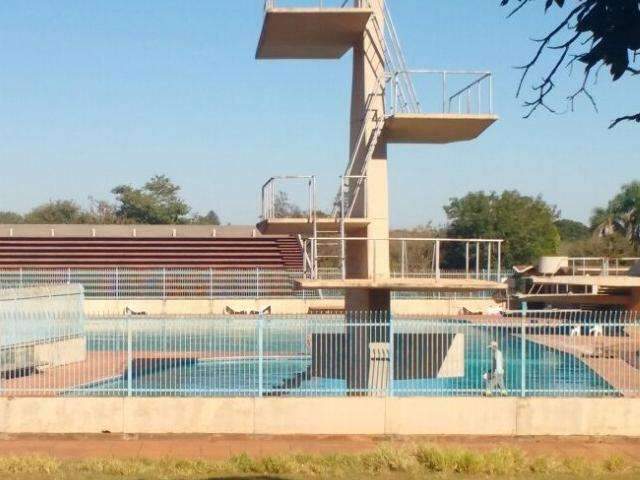 Funcion&aacute;rio terceirizado cai em piscina da UFMS e morre afogado 
