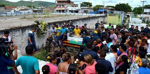 Sepultamento de policial militar assassinado foi marcado por como&ccedil;&atilde;o 