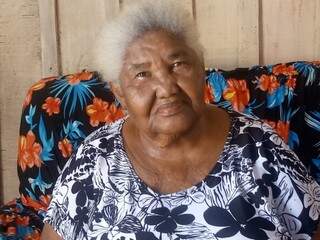 Dona Georgina, aos 86 anos, vive em Eldorado (MS) e adora cantar. (Foto: Sandra da Silva)
