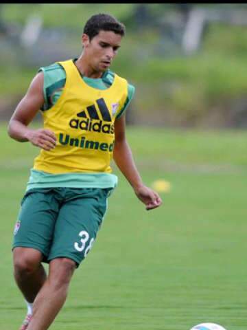  T&eacute;cnico do Fluminense define campo-grandense Jean como excepcional