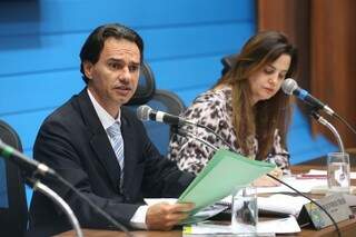 Deputados irão exigir medidas de operadoras de telefonia (Foto: Marcelo Victor)