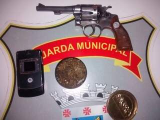 Arma de fogo apreendida pela Guarda seria usada em assaltos na Capital. (Foto: Divulgação/Assessoria)
