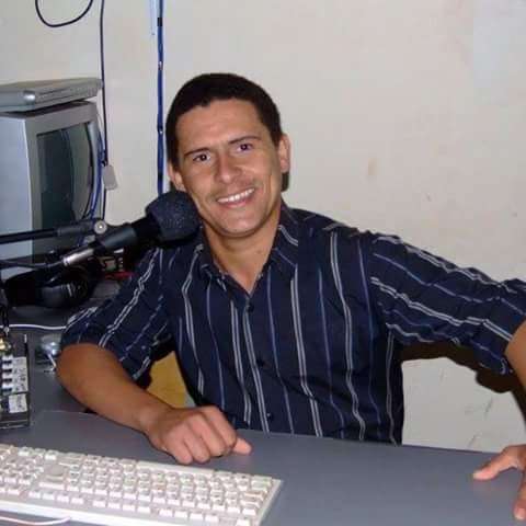 Filho de ex-vereador, radialista &eacute; executado com cinco tiros na cabe&ccedil;a