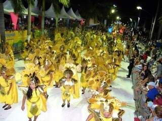 Público corumbaense se fez presente e aprovou o desfile da Mocidade Independente da Nova Corumbá