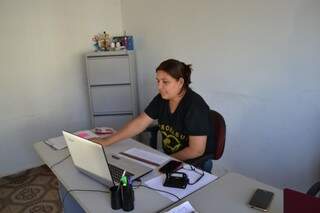 Atualmente Val trabalha no Recromasul de Campo Grande (Foto: Alana Portela)