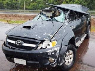 Veículo ficou bastante danificado após o acidente. (Foto: PC de Souza) 