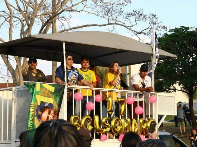 Eleitores j&aacute; organizam manifesta&ccedil;&otilde;es #elen&atilde;o e #elesim no 2&ordm; turno