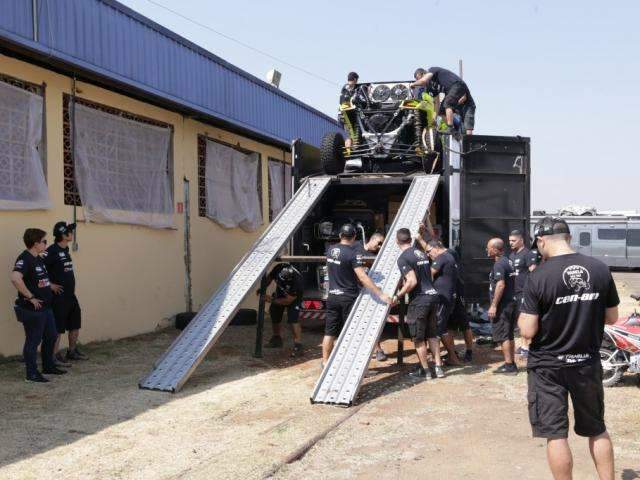 Entre celebridades, Caio Castro vem a Campo Grande para Rally dos Sert&otilde;es