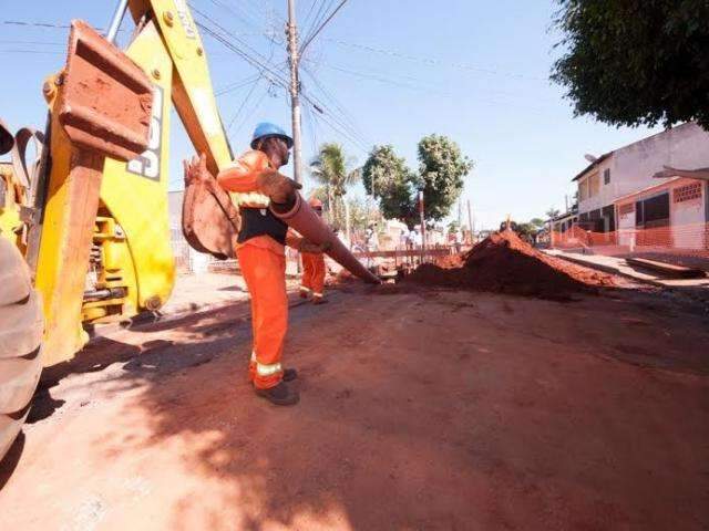 Oito bairros de Campo Grande recebem obras de implanta&ccedil;&atilde;o de esgoto