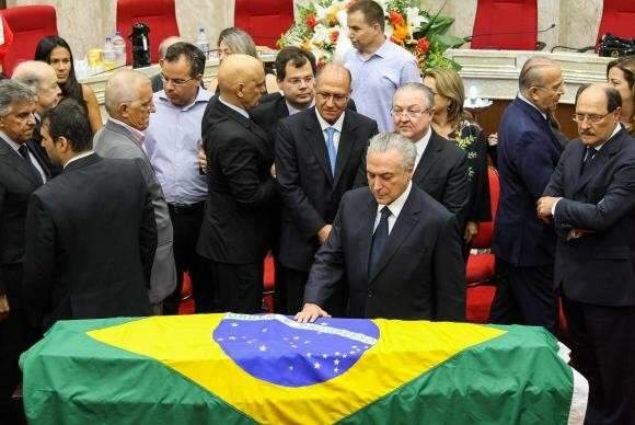 Temer aguarda nome de relator da Lava Jato para indicar substituto de Teori