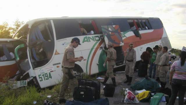  Pais de beb&ecirc; morto em acidente com 2 &ocirc;nibus n&atilde;o correm risco de morrer, dizem hospitais