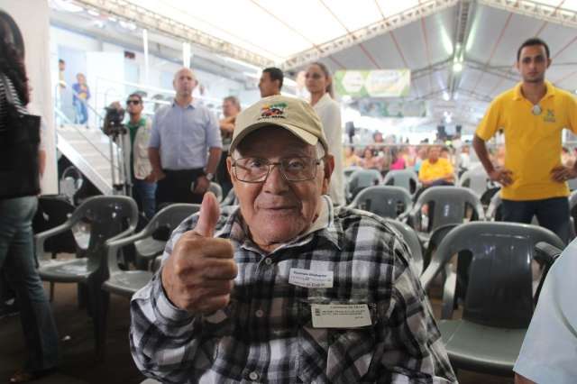Nunca &eacute; tarde para enxergar: Caravana atende moradores de asilo