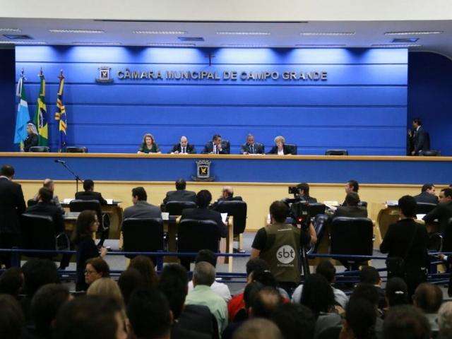 Redu&ccedil;&atilde;o de secretarias e comissionados &eacute; aprovada na C&acirc;mara 