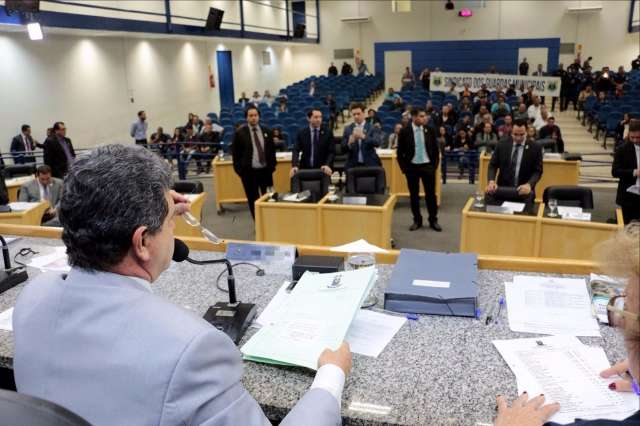 Sem fim, guerra jur&iacute;dica entre m&eacute;dicos e enfermeiros preocupa Sesau