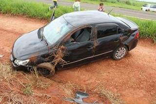 Veículo teve danos após capotar na MS-276, próximo a Nova Andradina (Fotos: Jornal da Nova)