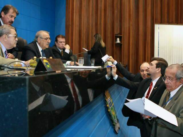  Deputados aprovam 66 projetos no 1&ordm; semestre e j&aacute; admitem queda no 2&ordm;