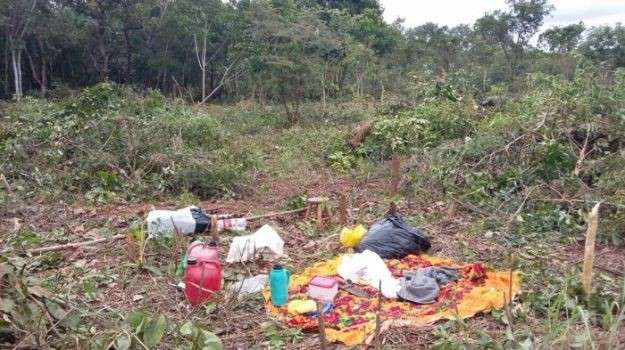 Fugindo do aluguel, ocupantes delimitam "lotes" em &aacute;rea invadida  