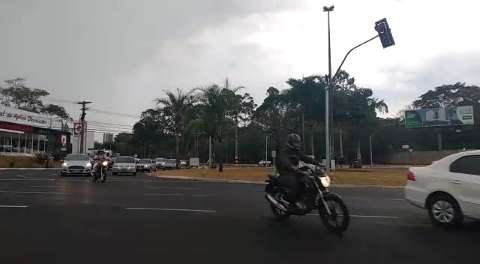 AO VIVO:Aberto oficialmente, trânsito na rotatória da Mato Grosso está tranquilo